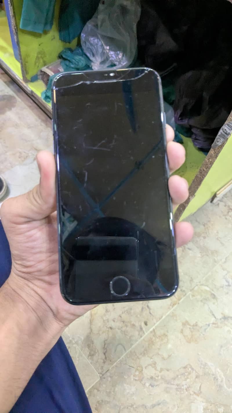 Apple iPhone 8 1