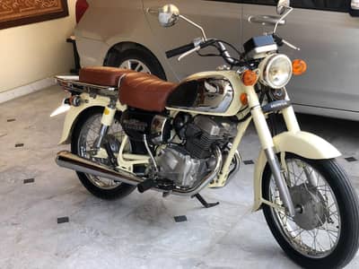 Honda 200cc bike Vintage/Original Condition Beautiful Cream Colour