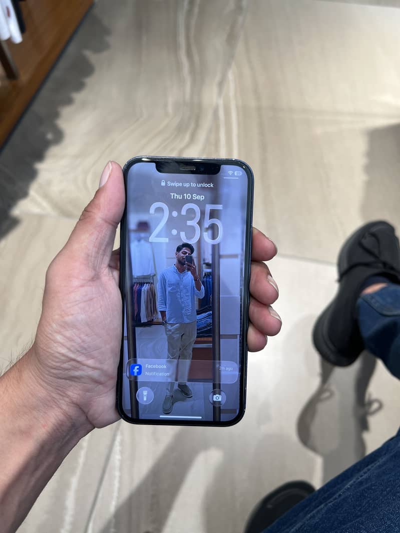 Apple iPhone 12 4
