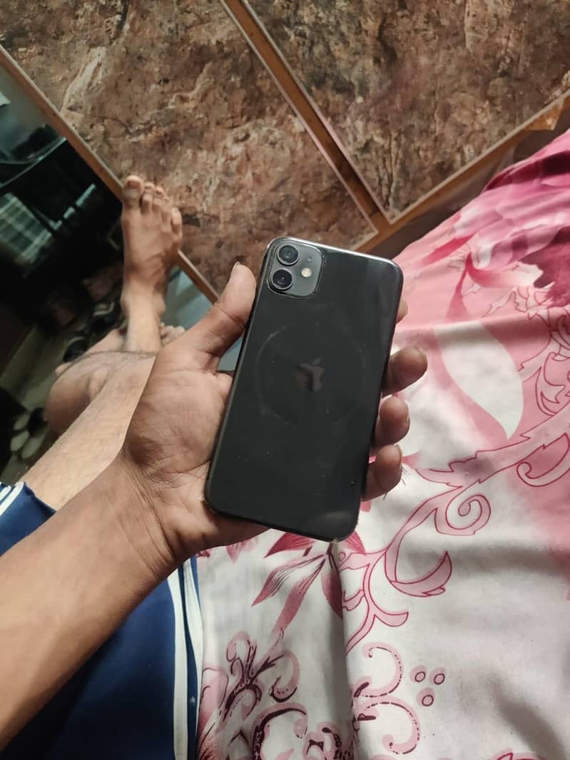 Apple iPhone 11 3