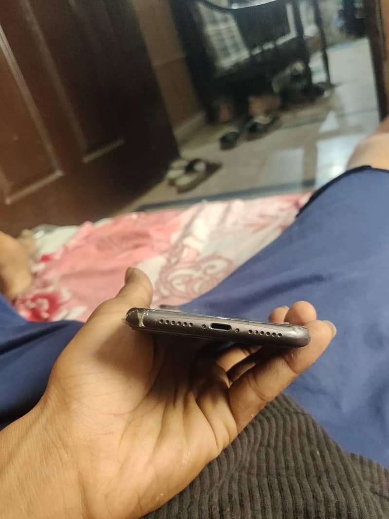 Apple iPhone 11 5