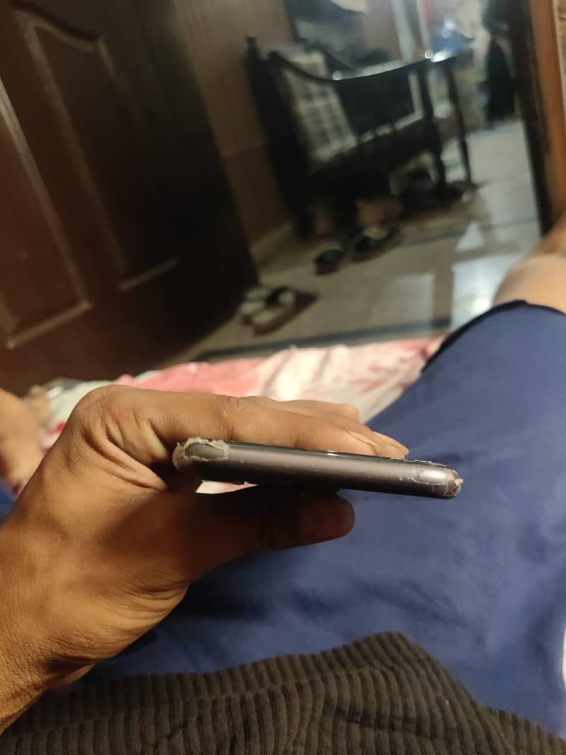 Apple iPhone 11 6