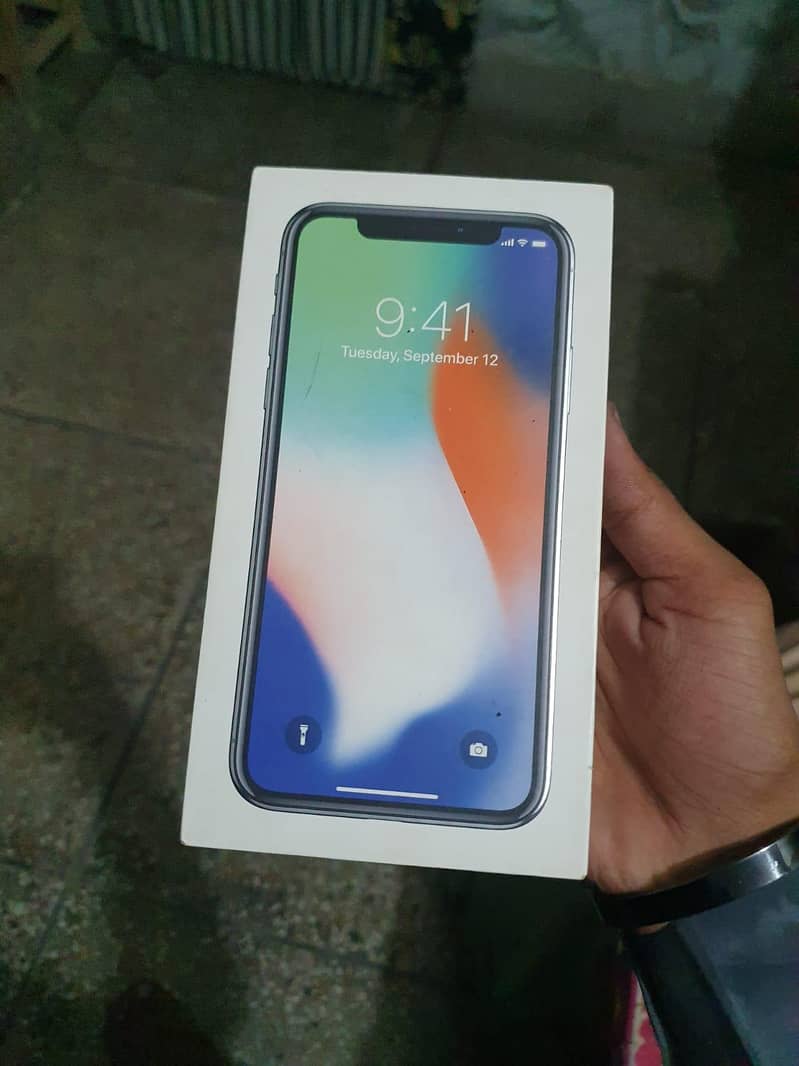 Apple iPhone X 4