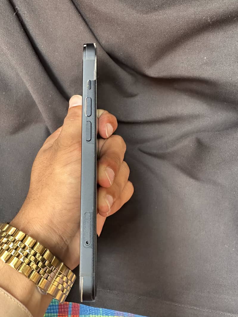 Apple iPhone 13 3