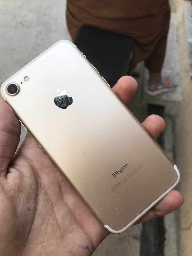Apple iPhone 7 0