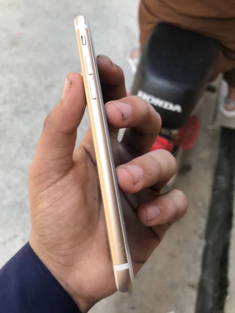 Apple iPhone 7 5