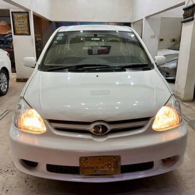 Toyota Platz 2003