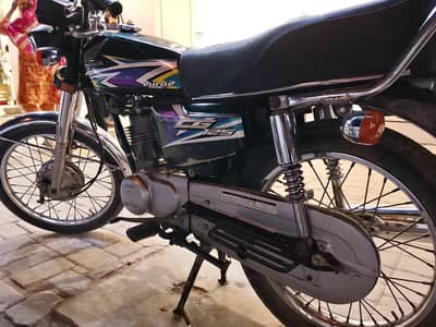 I'm selling my bike Honda 125 it's urgent sale