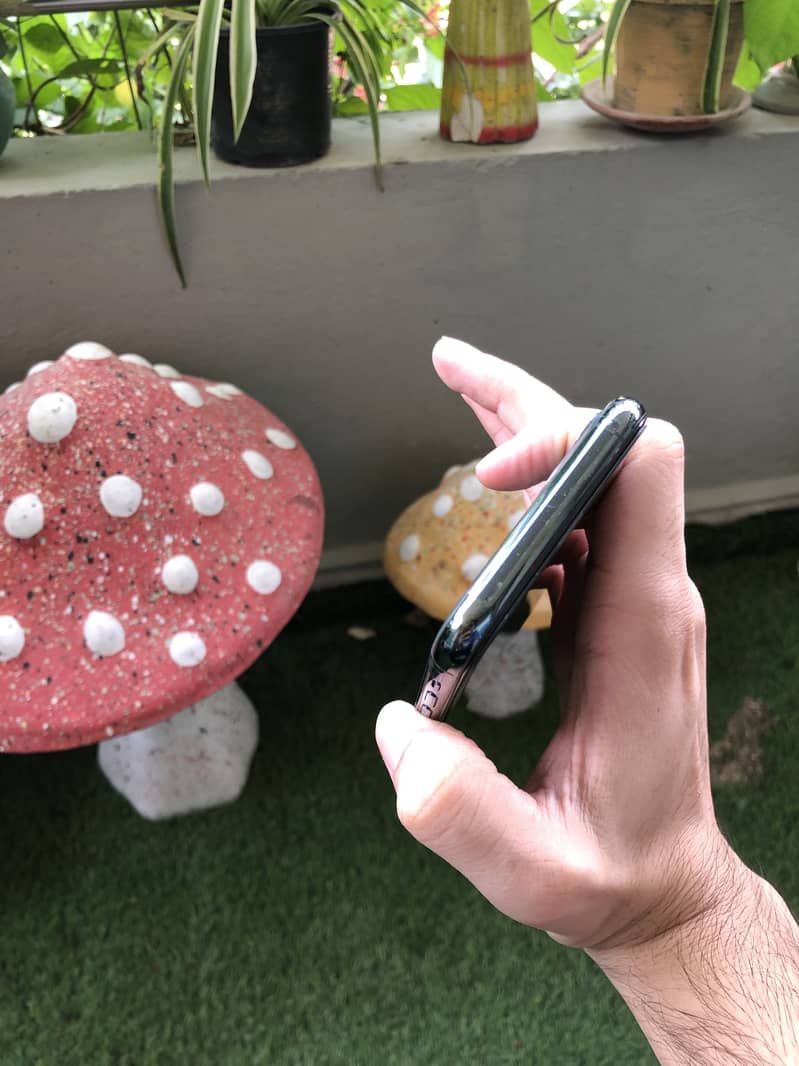 Apple iPhone 11 Pro 1