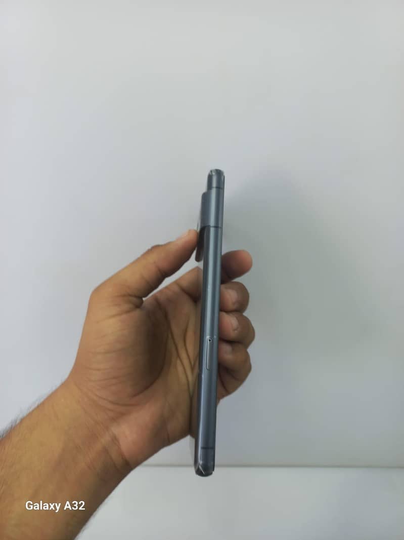 Google Pixel 7 4