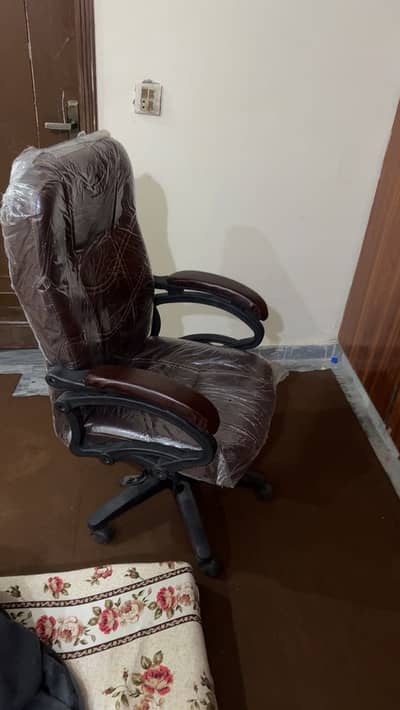 Office boss chair