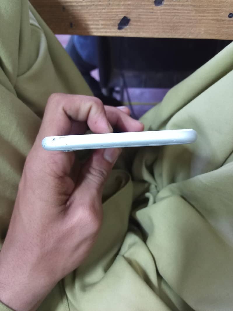 Apple iPhone 6 Plus.  urgent sale 1