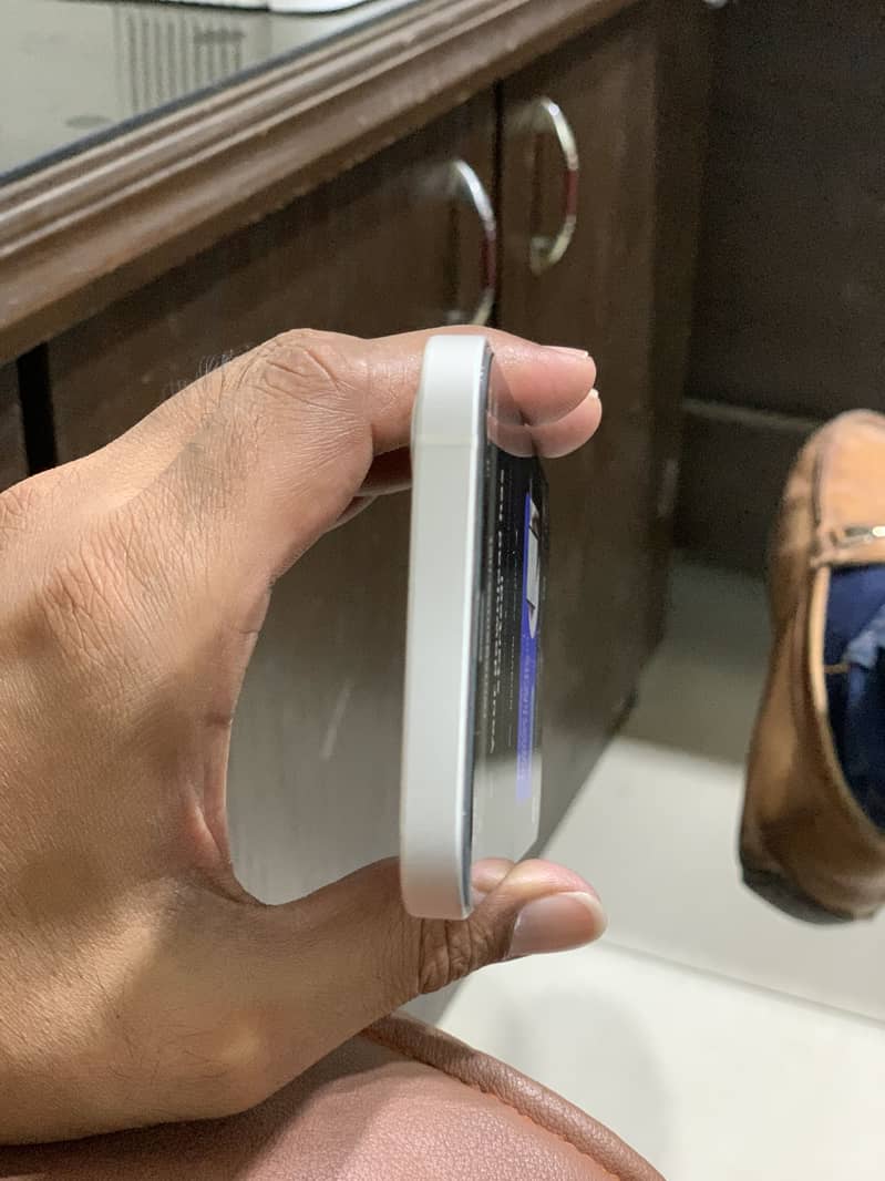 Apple iPhone 12 3
