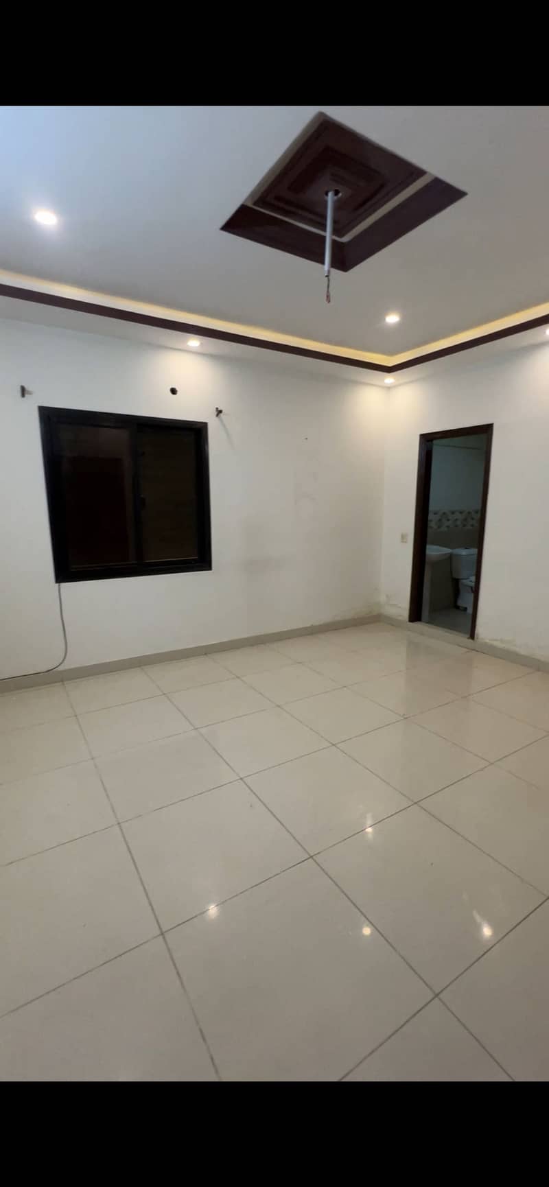 WELL MAINTAINED FLAT LIKE NEW 2