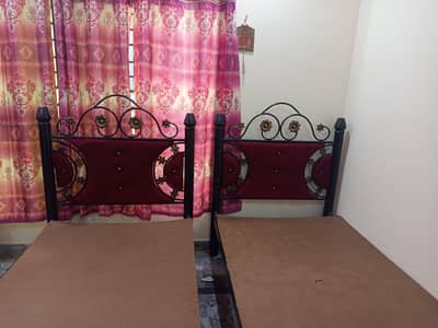 2 single beds