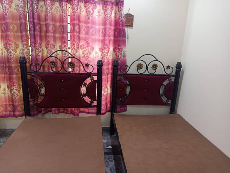 2 single beds 0