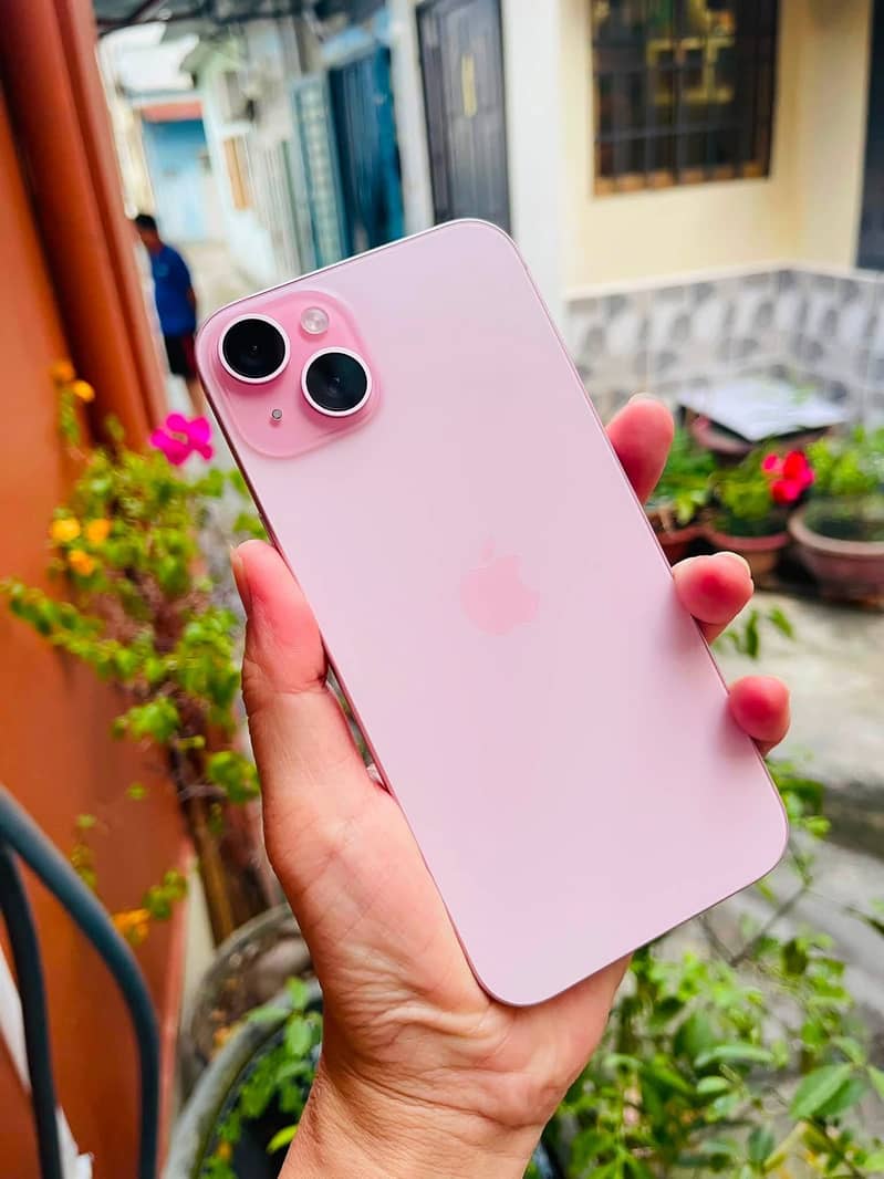 Apple iPhone 15 plus 1