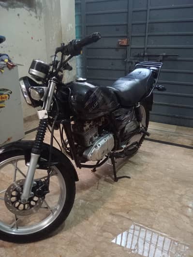 Suzuki GS 150 SE