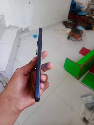 Infinix Hot 30 Play urgent sale krna ha js na lena ha wo rabta krs