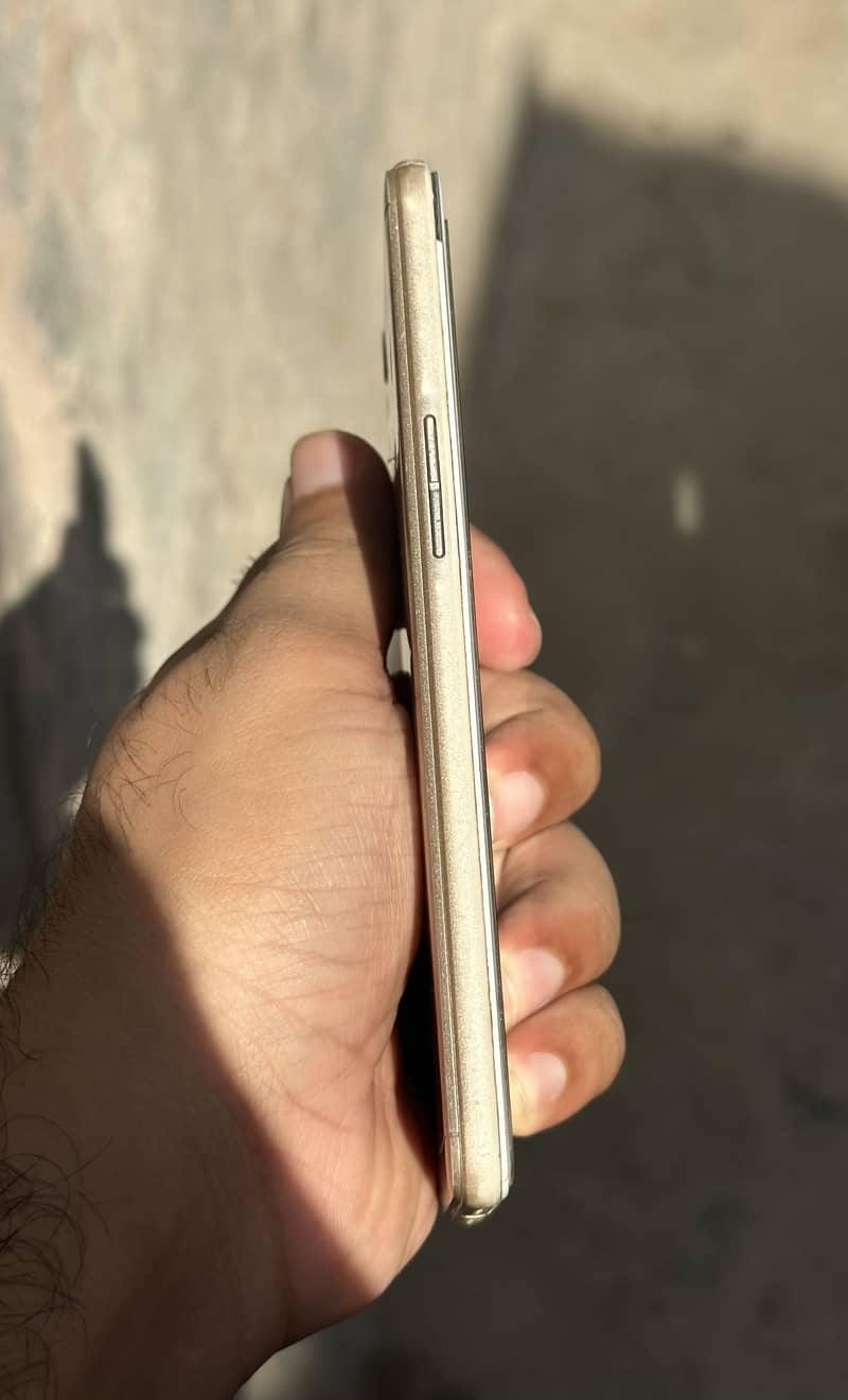 OPPO A37 4