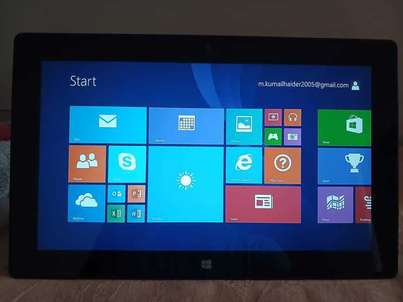 Microsoft Surface RT (Window Tablet) 0
