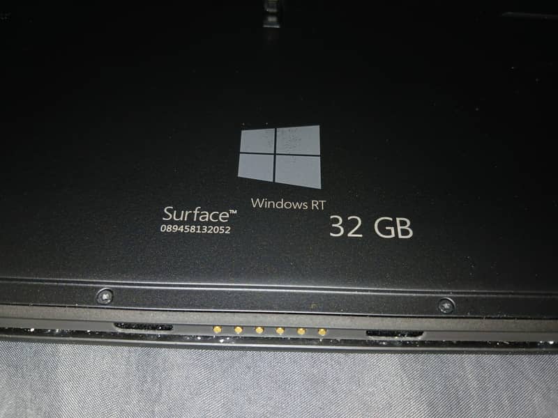 Microsoft Surface RT (Window Tablet) 6