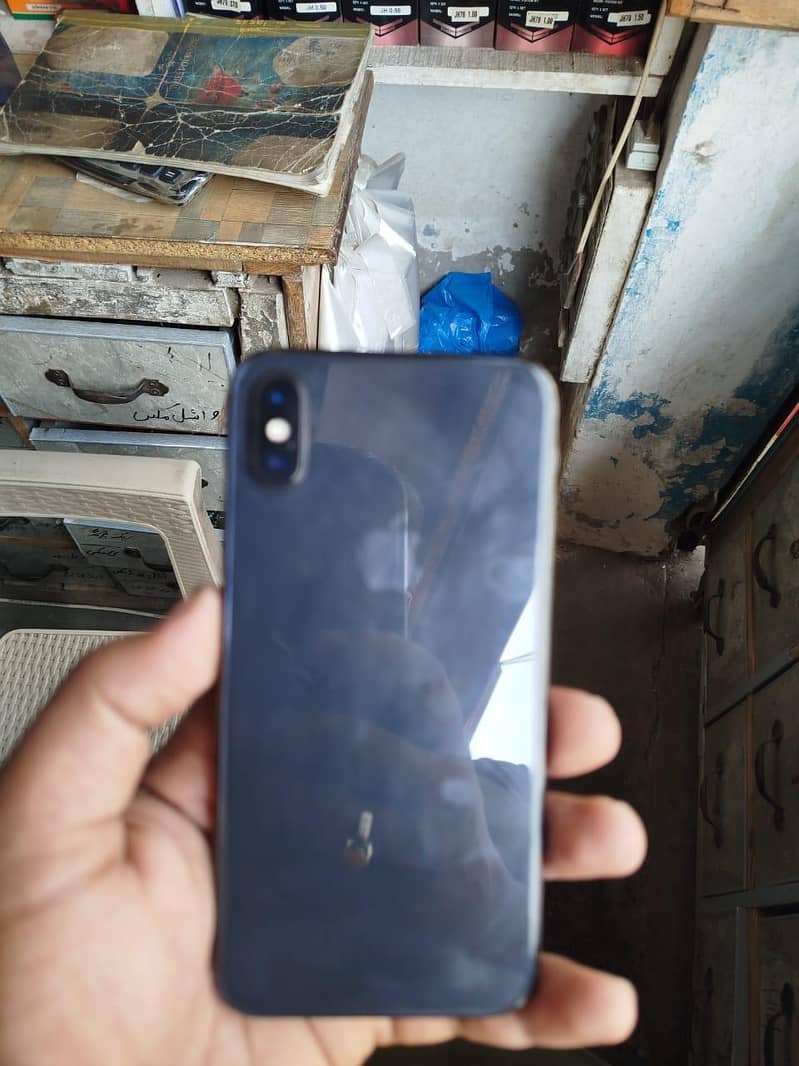 Apple iPhone X 4