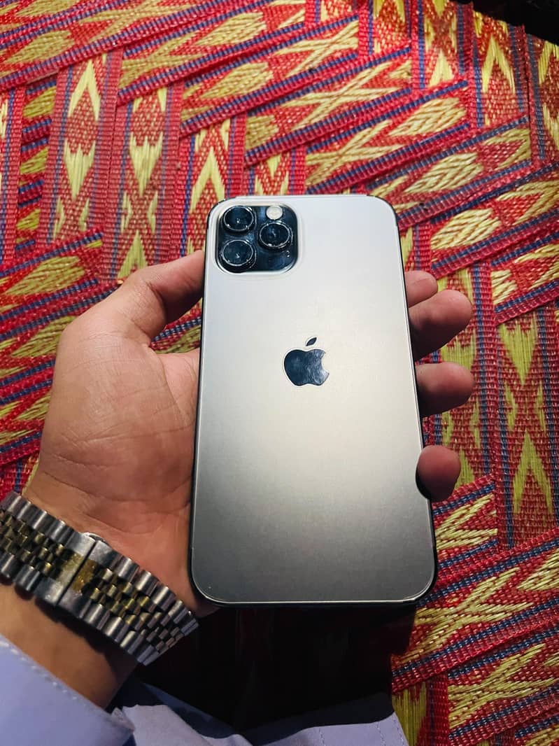 Apple iPhone 12 Pro 8