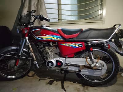 Honda 125 Red Color