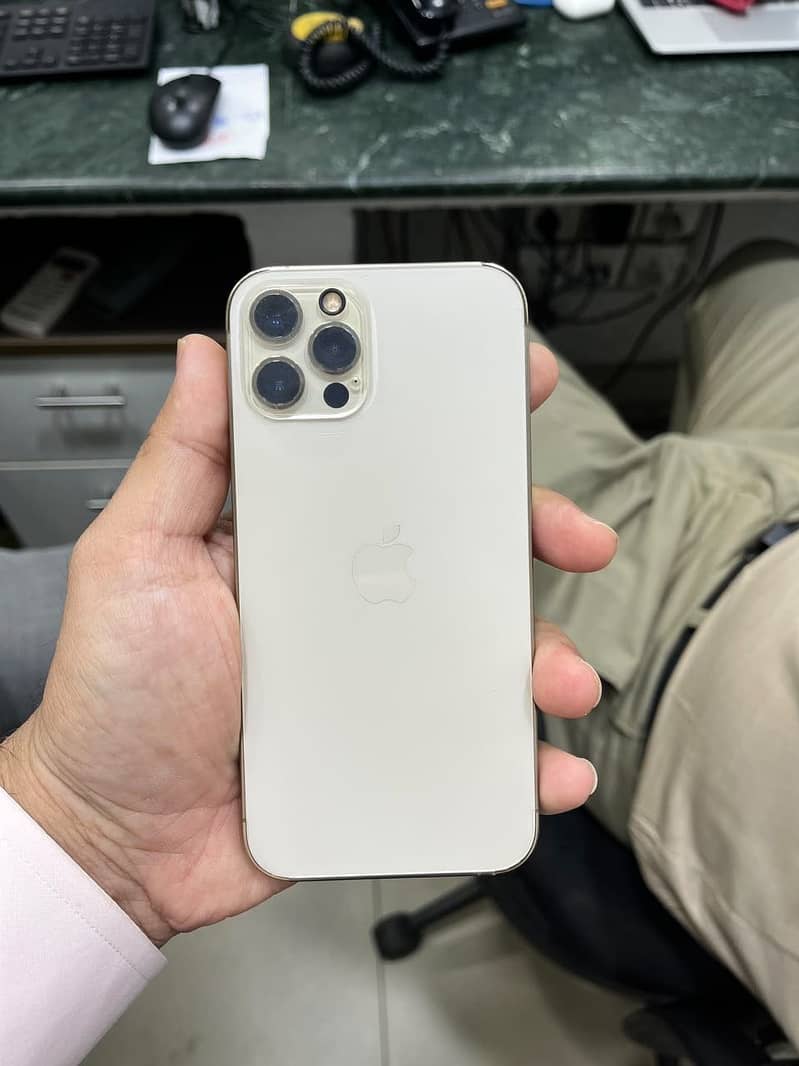 Apple iPhone 12 Pro 1