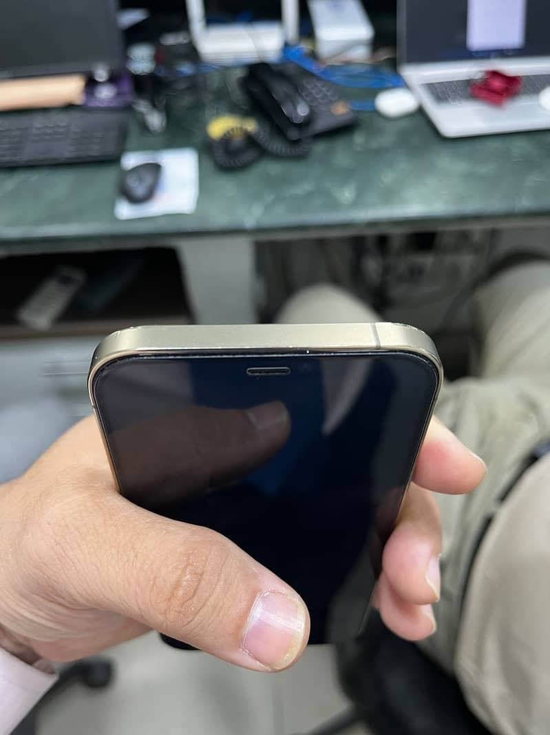 Apple iPhone 12 Pro 4