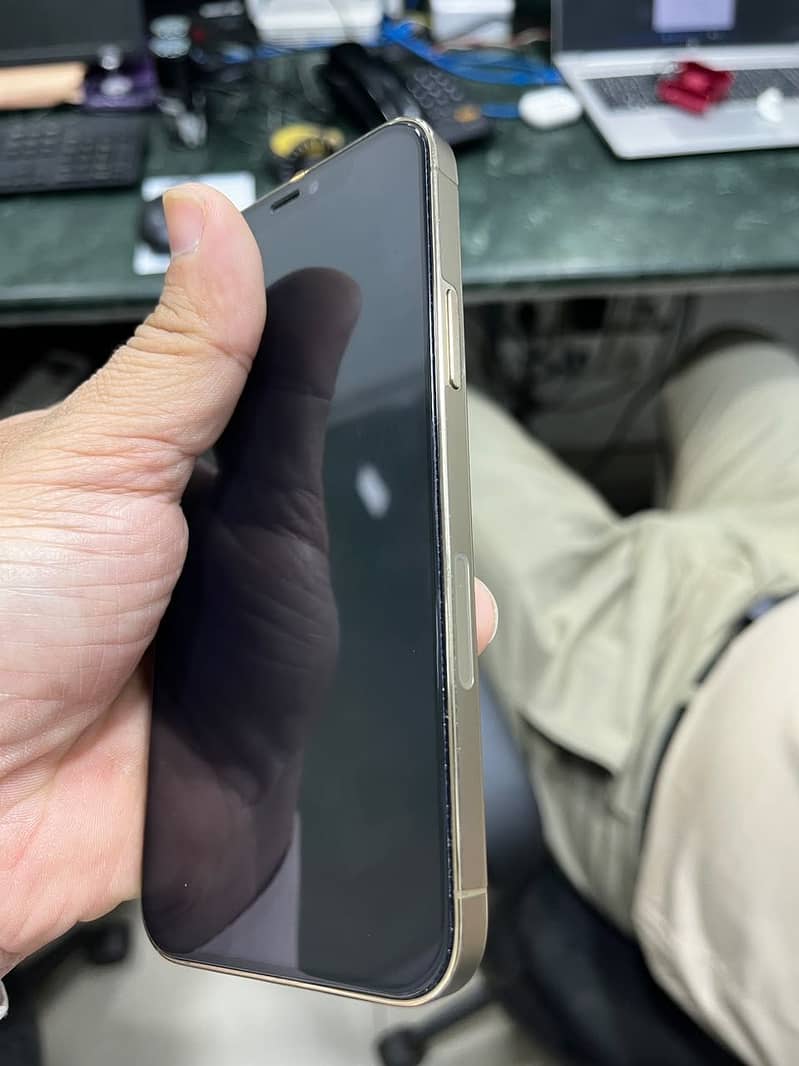 Apple iPhone 12 Pro 8