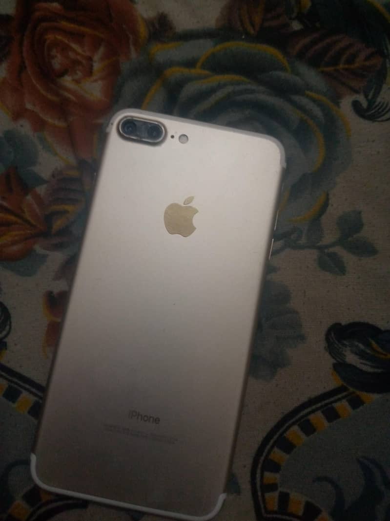 Apple iPhone 7 Plus 1