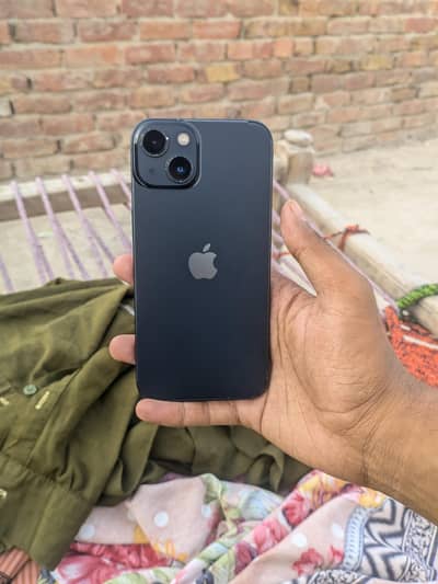 Apple iPhone 13
