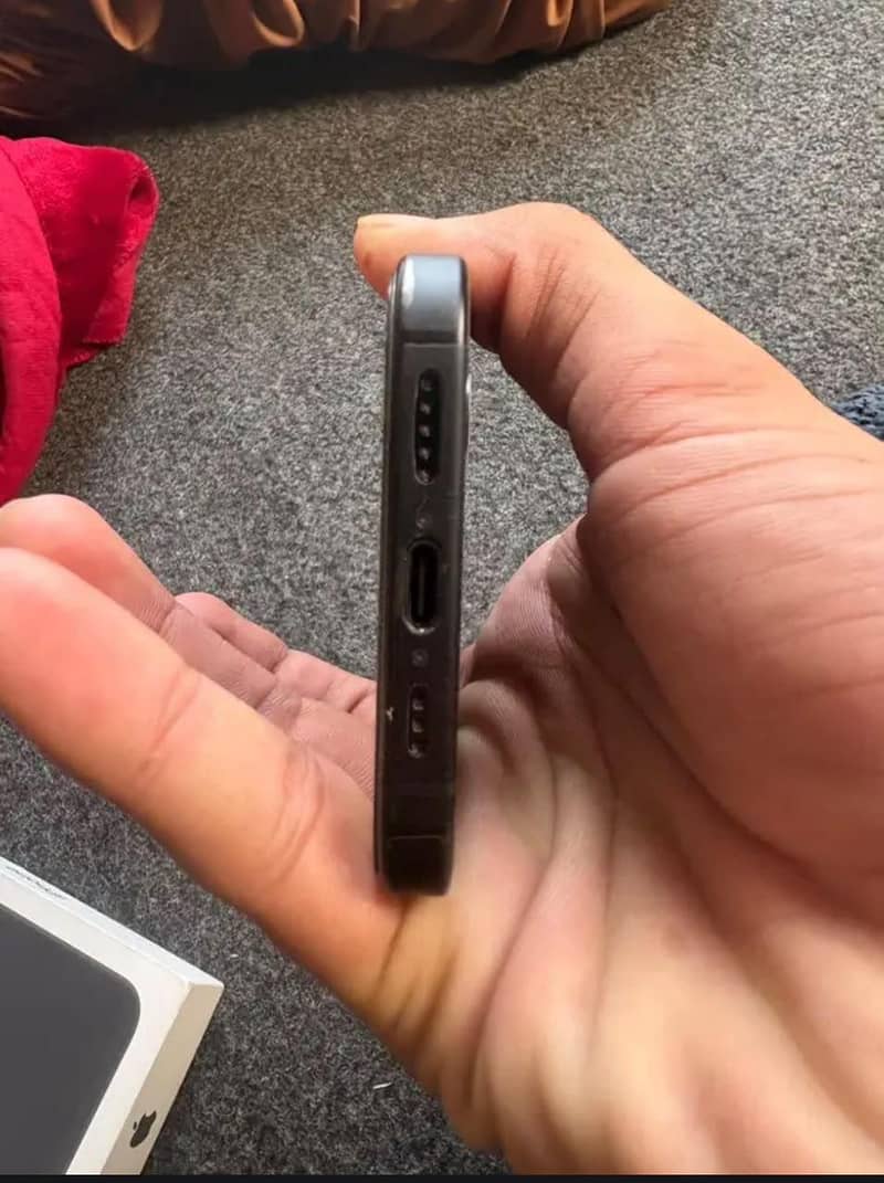 Apple iPhone 16 1