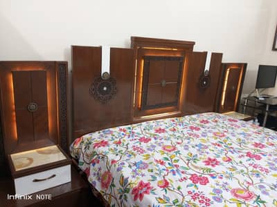 Furniture bedroom set