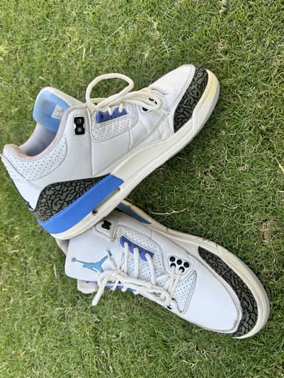 Nike Air Jordan 3 Retro "UNC" sneakers. (SIZE 44)