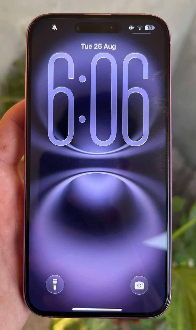 Apple iPhone 16 Plus 1
