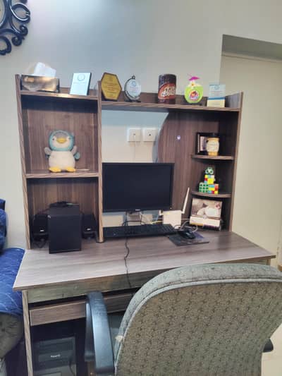 computer table with chair