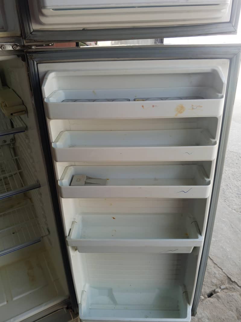 Dawlance fridge 4