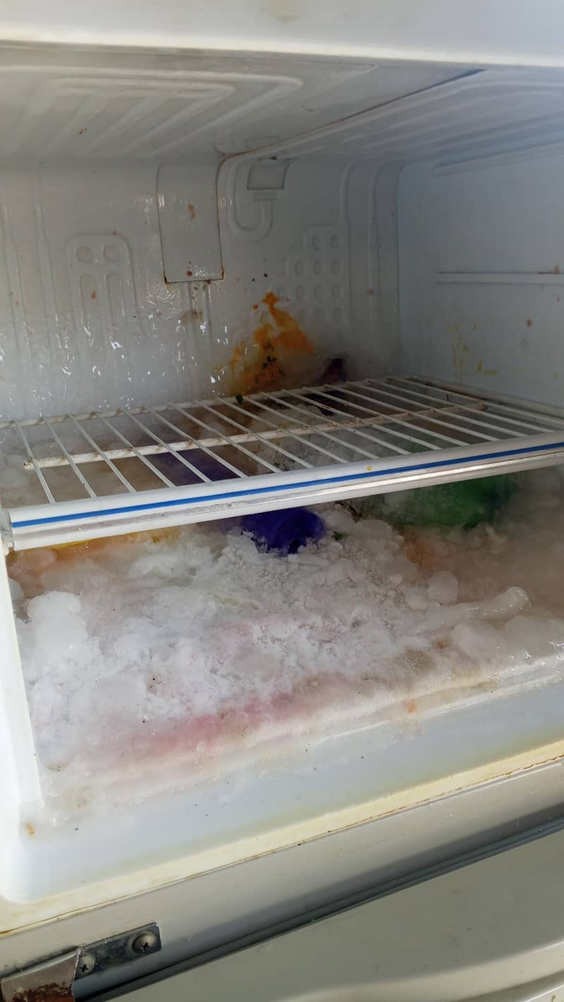 Dawlance fridge 7