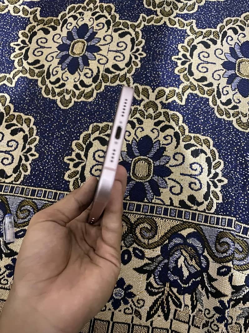 Apple iPhone 15 plus 2