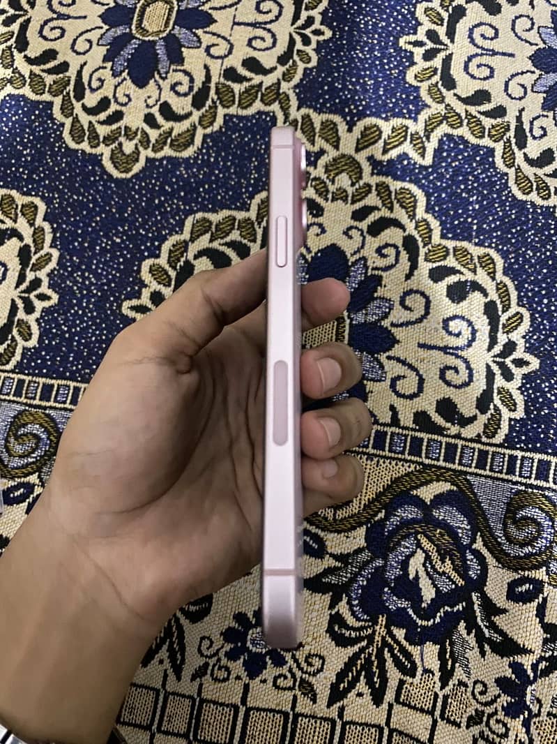 Apple iPhone 15 plus 3