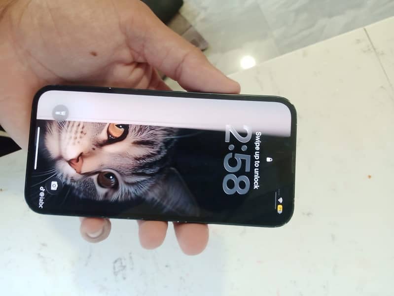 Apple iPhone 13 4