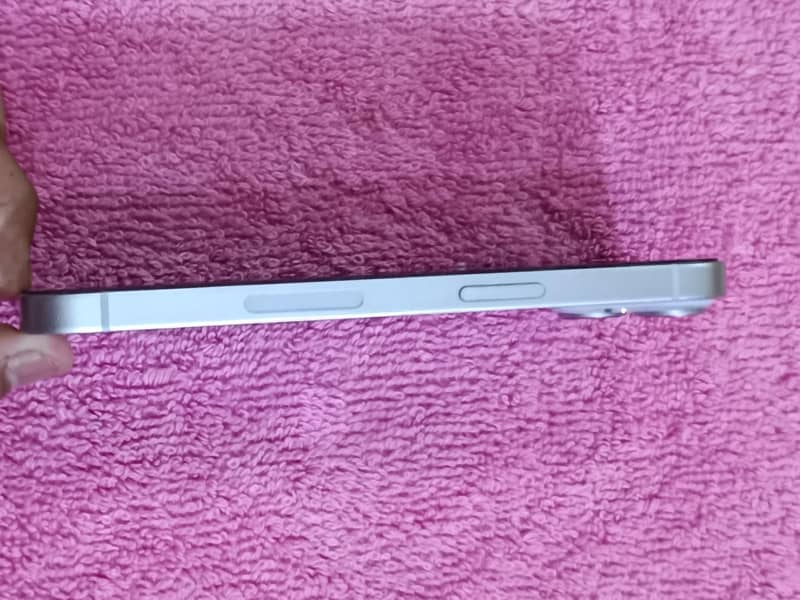 Apple iPhone 14 2