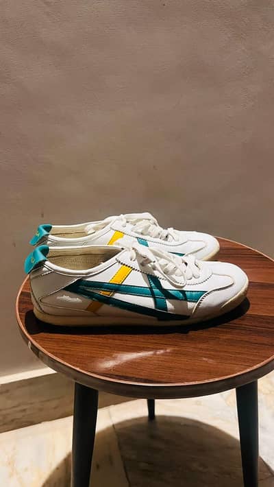sneakers shoes