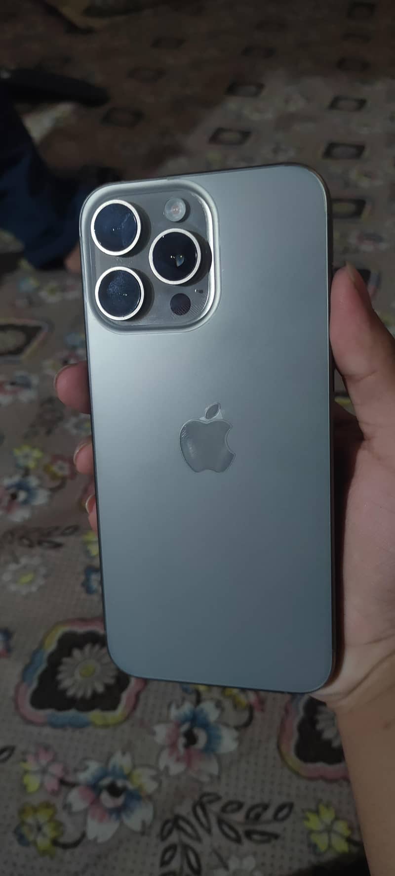 Apple iPhone 15 Pro Max 1