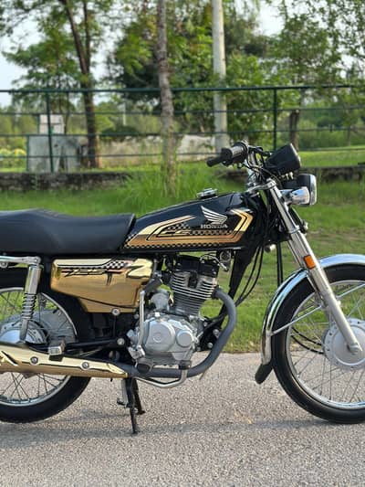 Honda cG 125 special edition gold