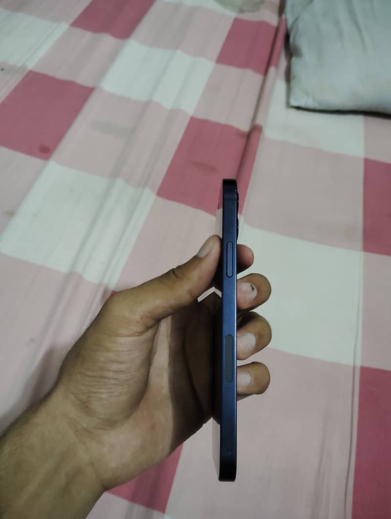 Apple iPhone 12 2