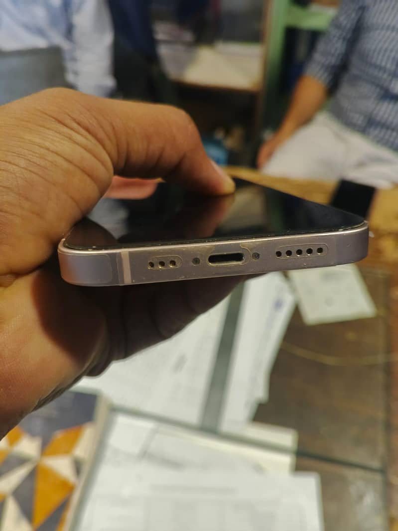 Apple iPhone 13 2